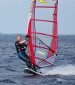 Mooie foto van Jurjen. Lekker op snelheid, mooie stijl. Board mooi los.<br />Jurjen vaart hier met zijn Naish Redline 7.6.<br />